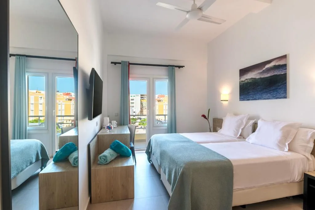 Deluxe Tweepersoonskamer met Balkon en Uitzicht op Zee — Hotel Médano