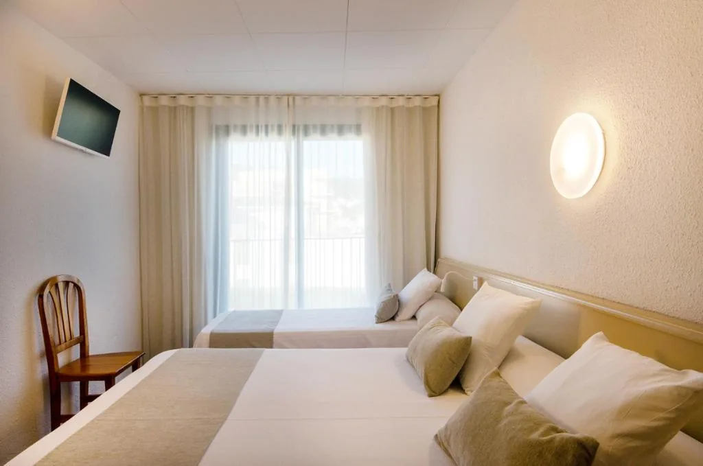 トリプルルーム（大人2名＋子ども1名） — Hotel Medes II
