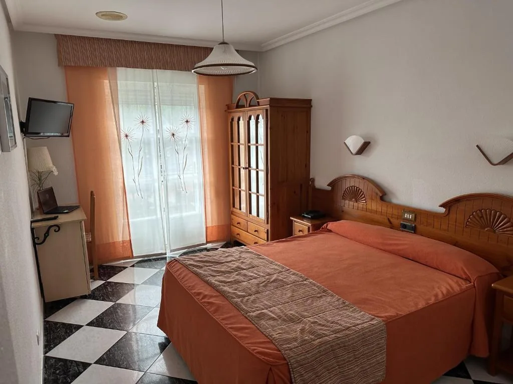 Tweepersoonskamer met balkon — Hotel Mediante