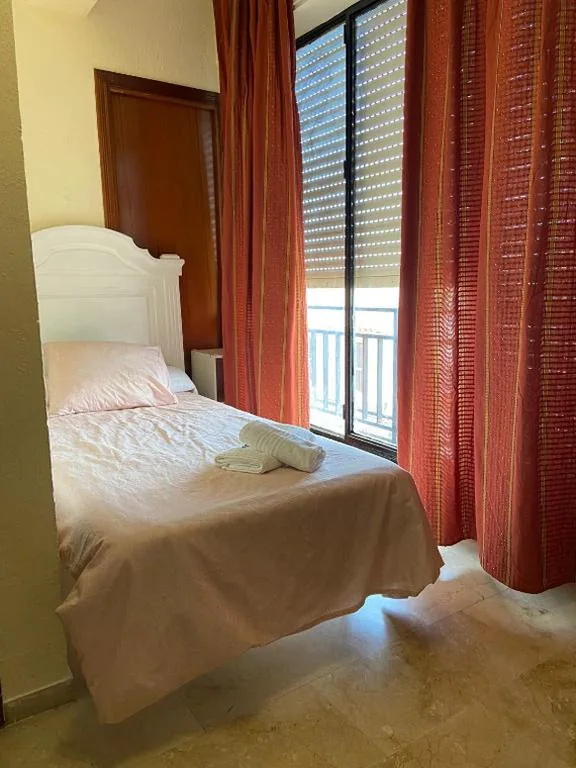 扇風機付きコンパクトシングルルーム — Hotel Medina Centro
