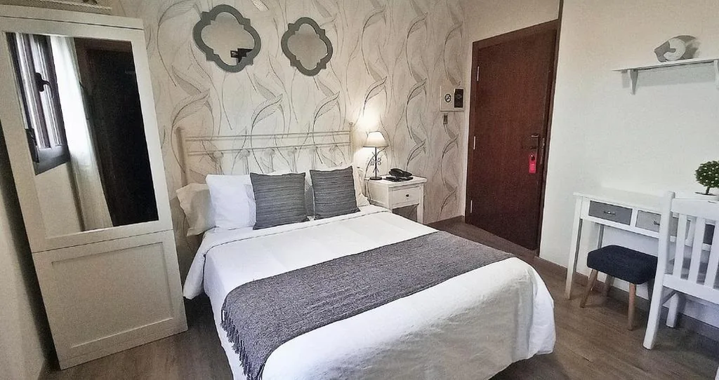 Chambre Double économique sans vue — Hotel Medina de Toledo