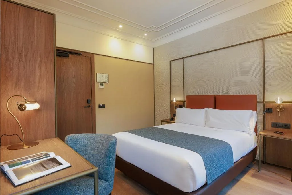 Habitación Doble Superior — Hotel Medinaceli 4 Sup