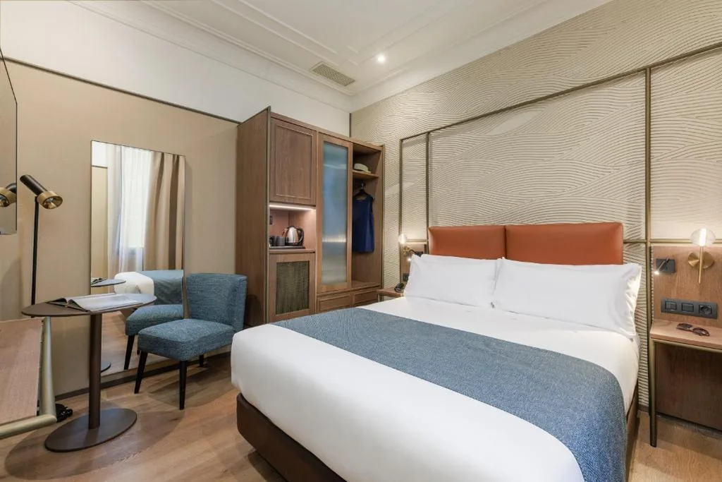 Habitación Individual interior — Hotel Medinaceli 4 Sup