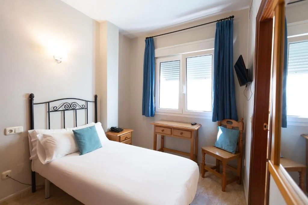 Camera singola — Hotel Mediterráneo by Croma
