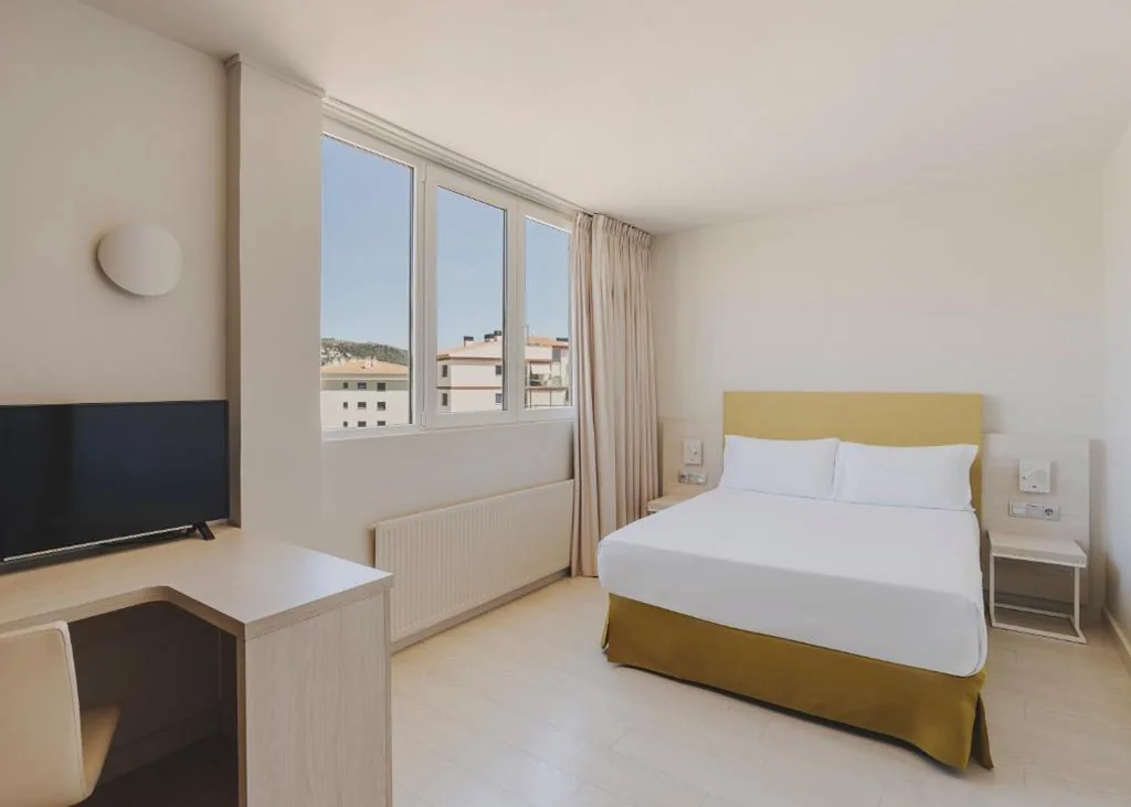 Camera doppia senza balcone — Hotel Mediterráneo