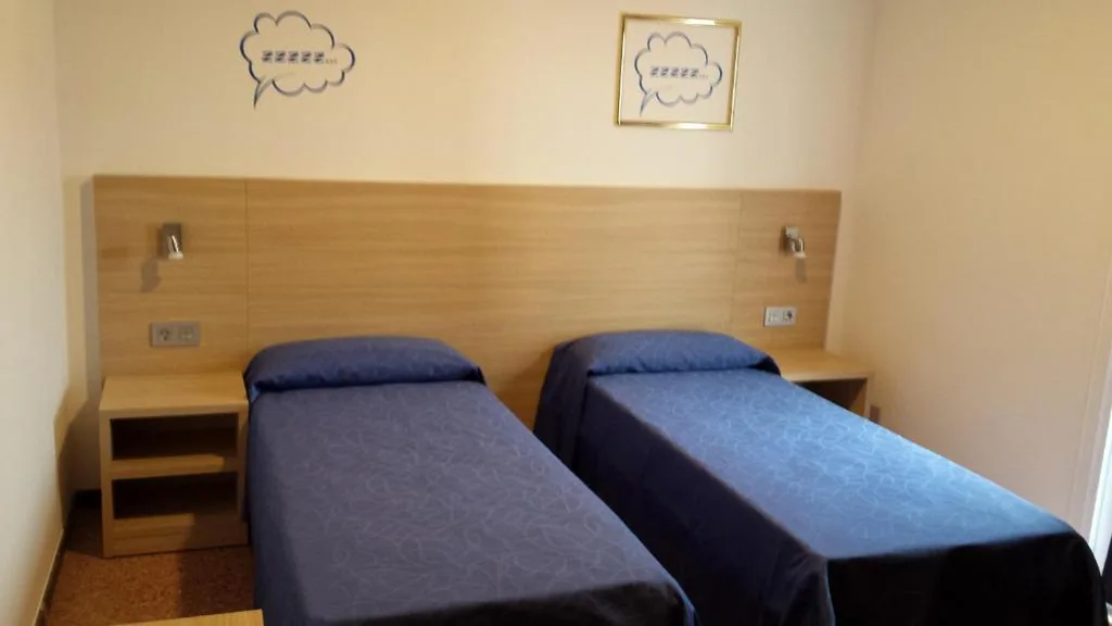 Habitación Triple — Hotel Mediterrani Express