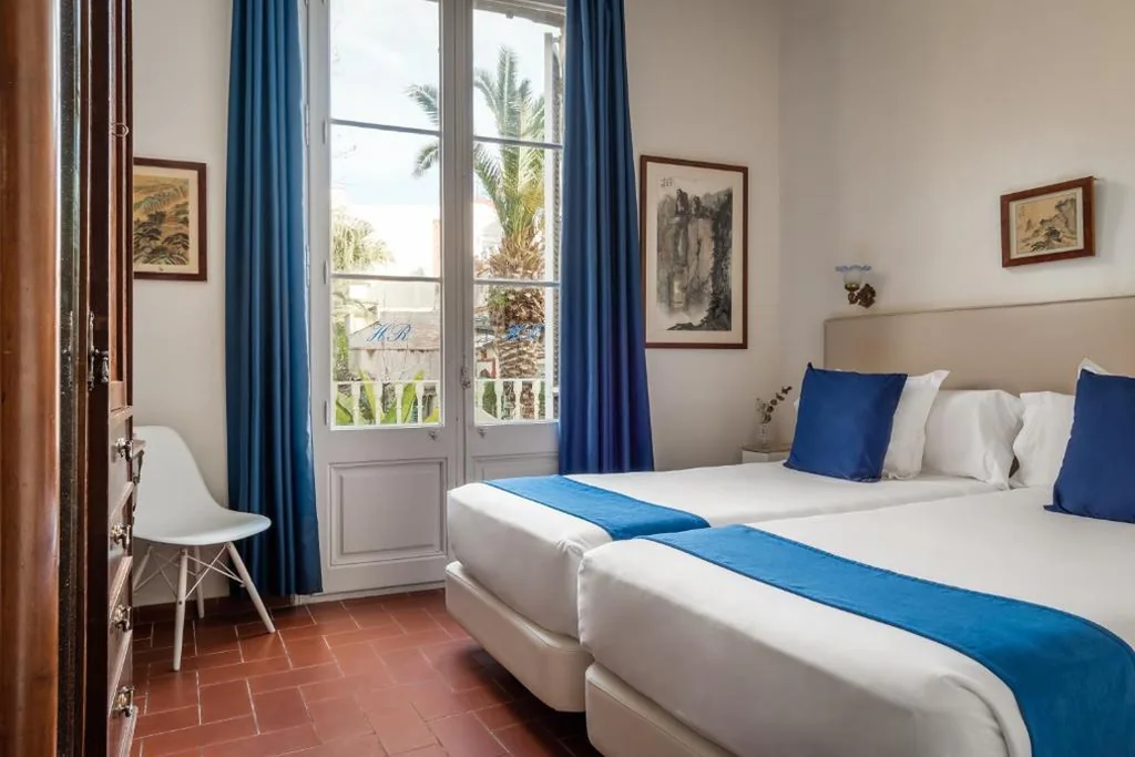 Double Room - 1 or 2 Beds — Hotel Medium Romantic