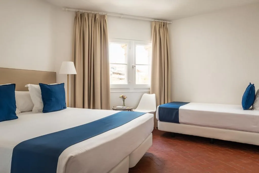 Triple Room (3 Adults) — Hotel Medium Romantic