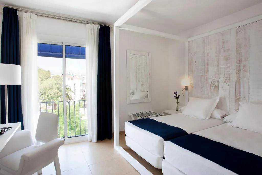 Double Room with Garden View - 1 or 2 Beds — Hotel Medium Sitges Park