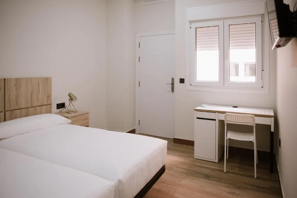 Standaard tweepersoonskamer - 2 bedden — Hotel Melilla Centro