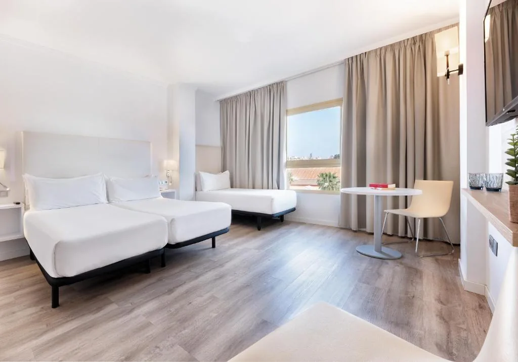 Driepersoonskamer — Hotel Melilla Puerto