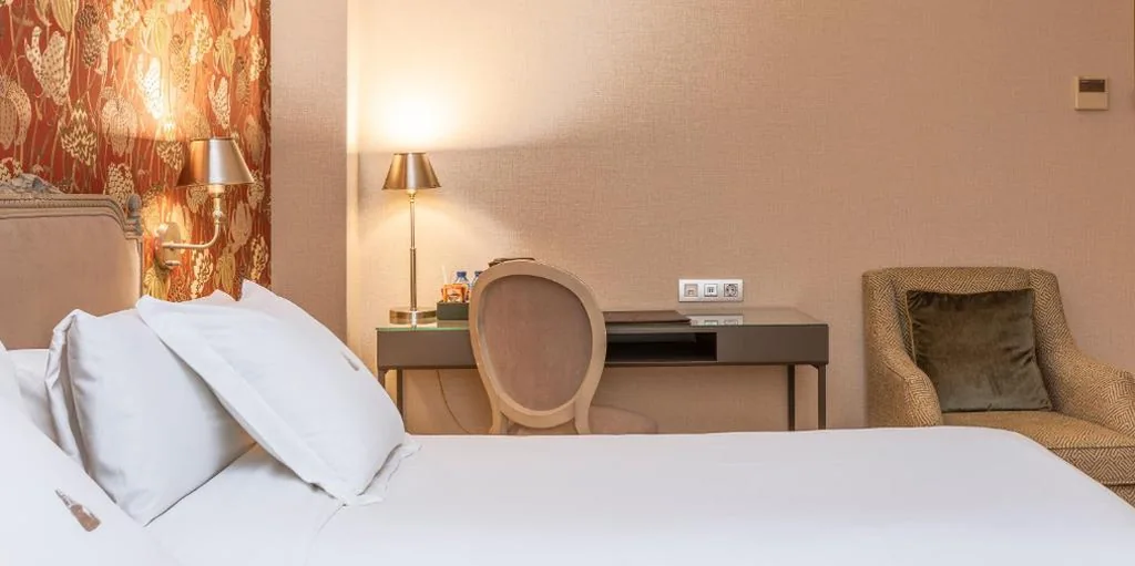 Camera doppia - 1 o 2 letti — Hotel Meninas - Boutique Opera