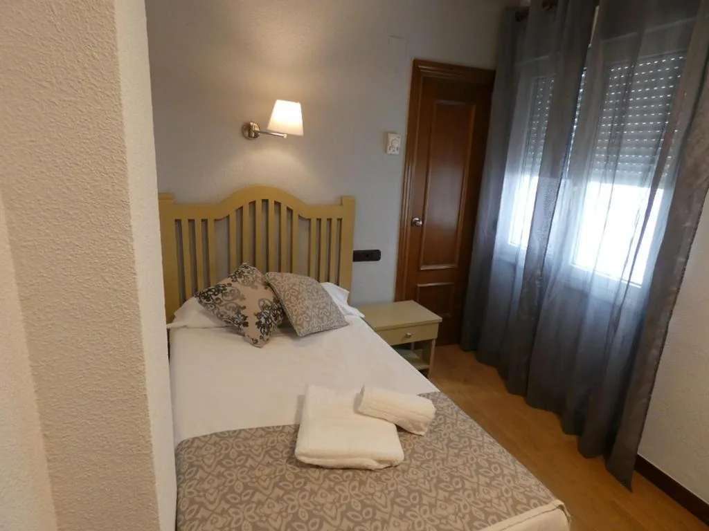 Habitación Individual — Hotel Mercado by gaiarooms