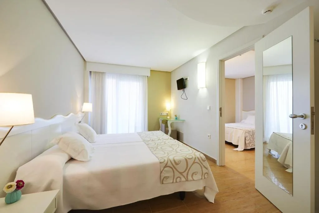 Dreibettzimmer — Hotel Meridional