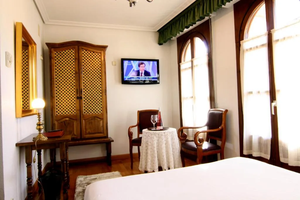 带阳台高级双人间 — Hotel Merindad de Olite