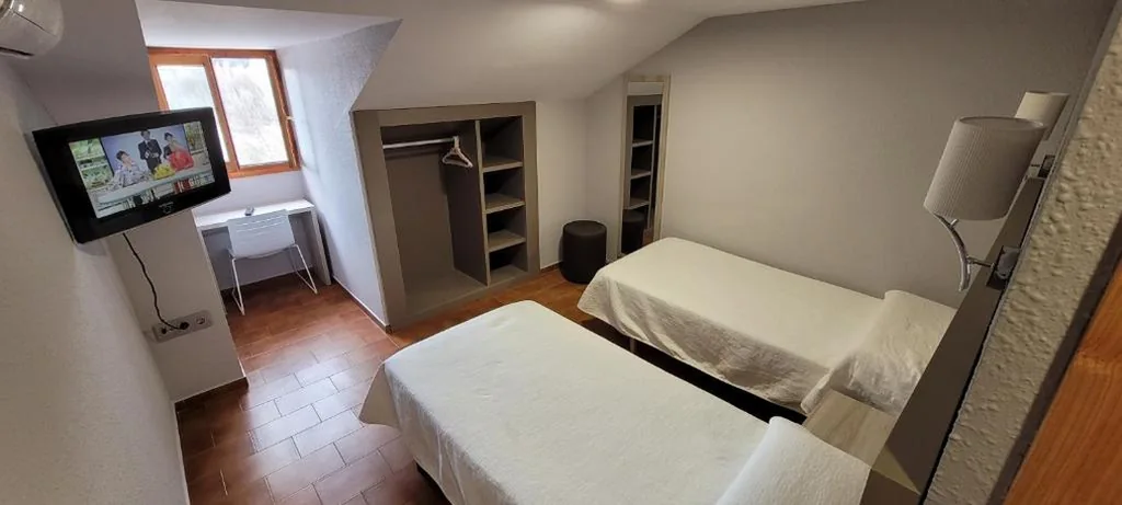 Double Room - 1 or 2 Beds — Hotel Meson de L’Ainsa