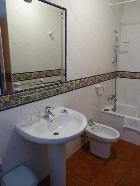 Doppelzimmer – 2 Betten — Hotel Mestas