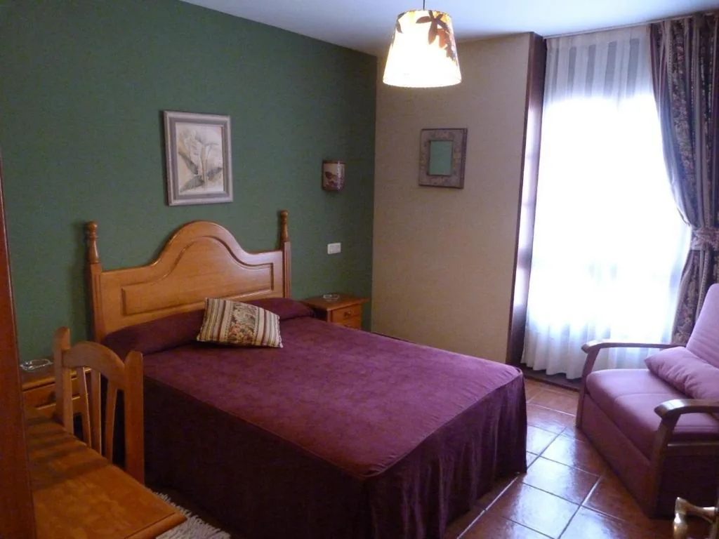 Standardzimmer – 1 großes Bett — Hotel Mestas