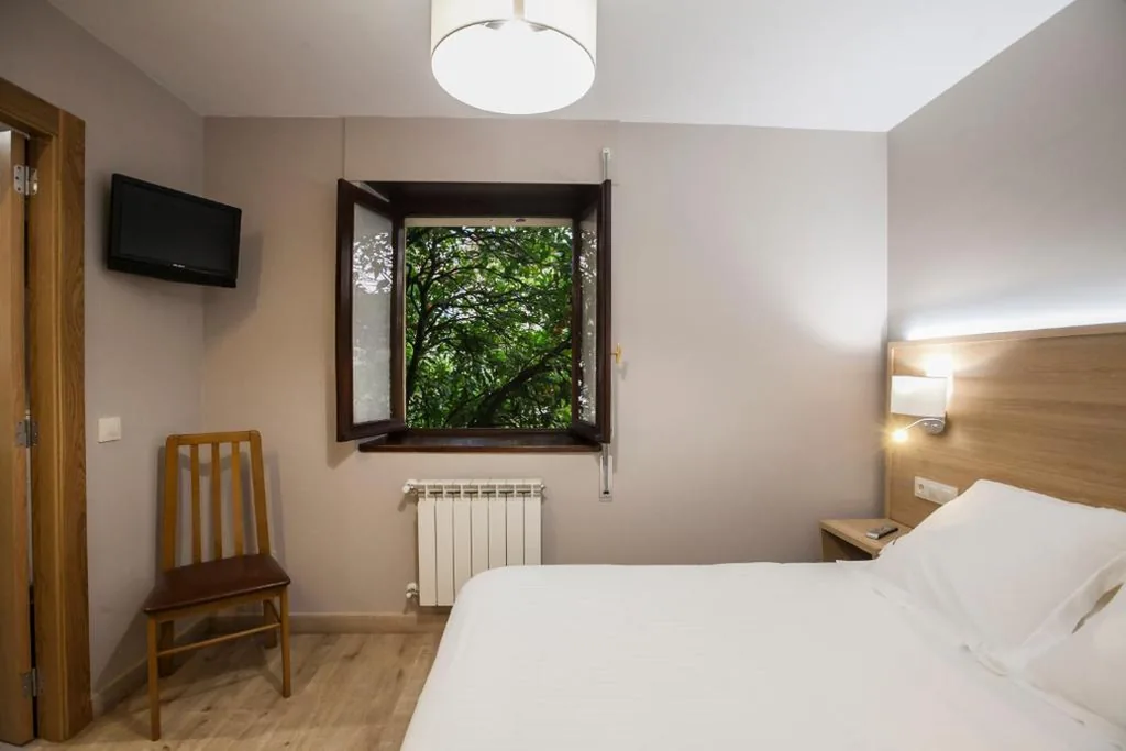 Einzelzimmer mit eigenem Bad — Hotel Meve
