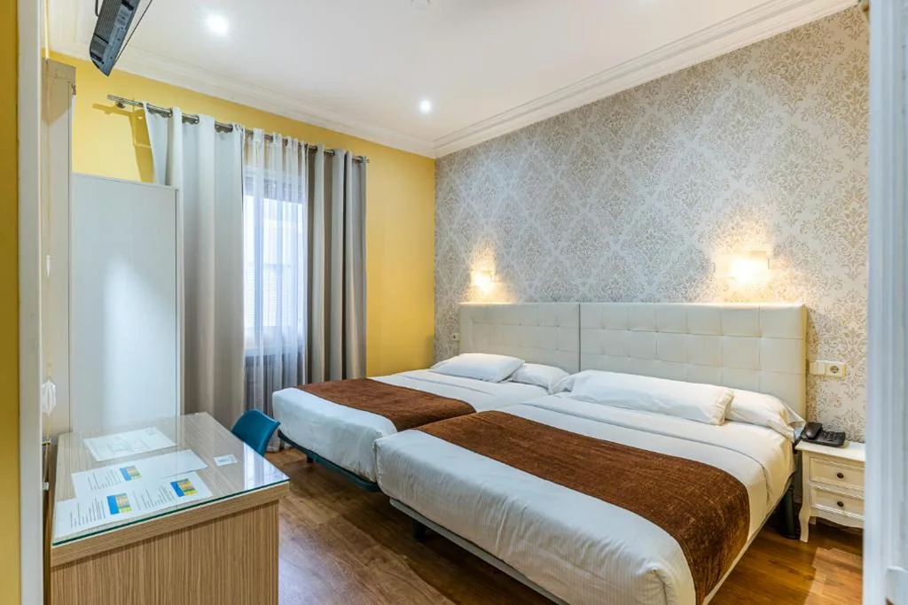 Quarto Triplo — Hotel Mexico