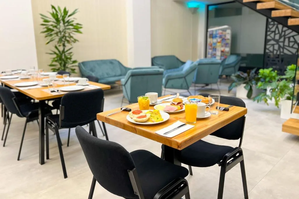 Hotel MG Poniente