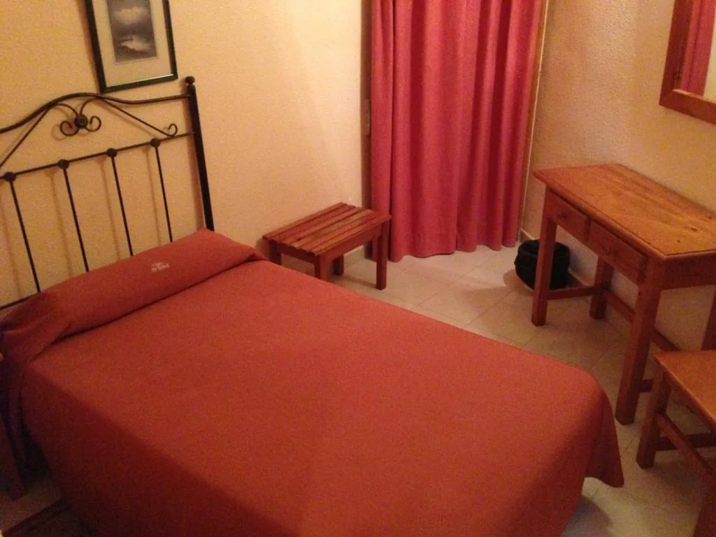 Quarto Individual — Hotel Mi Casa