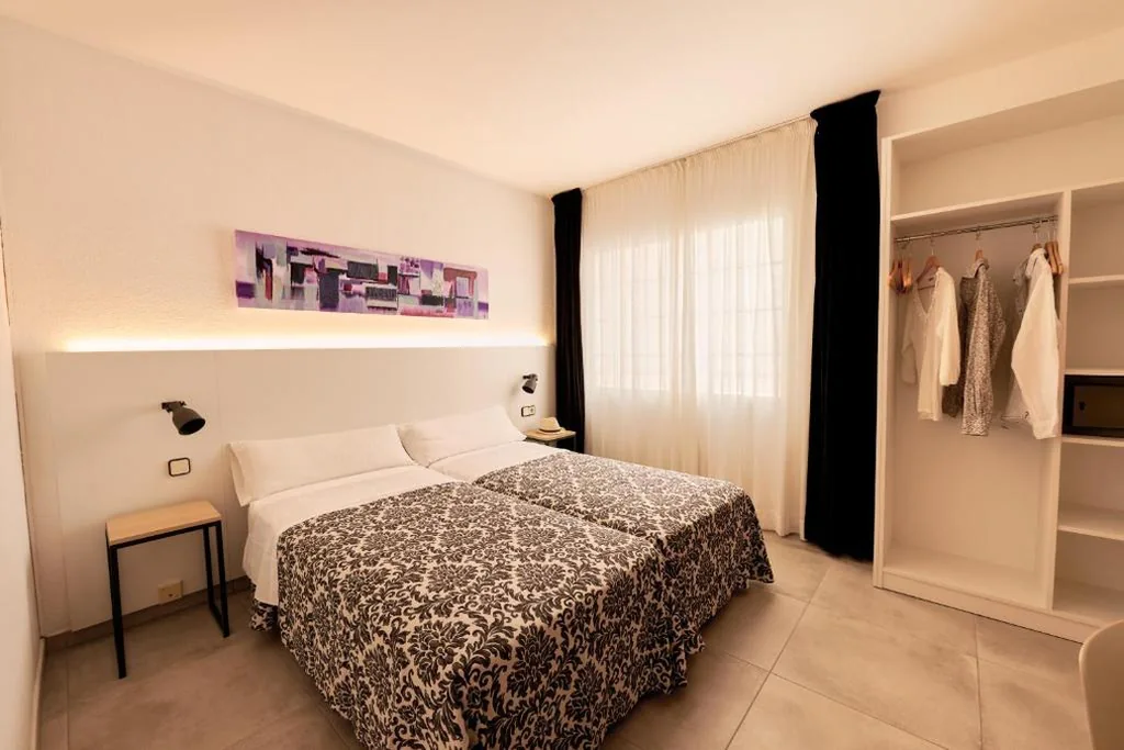エコノミーダブルルーム — Hotel Miami Calella