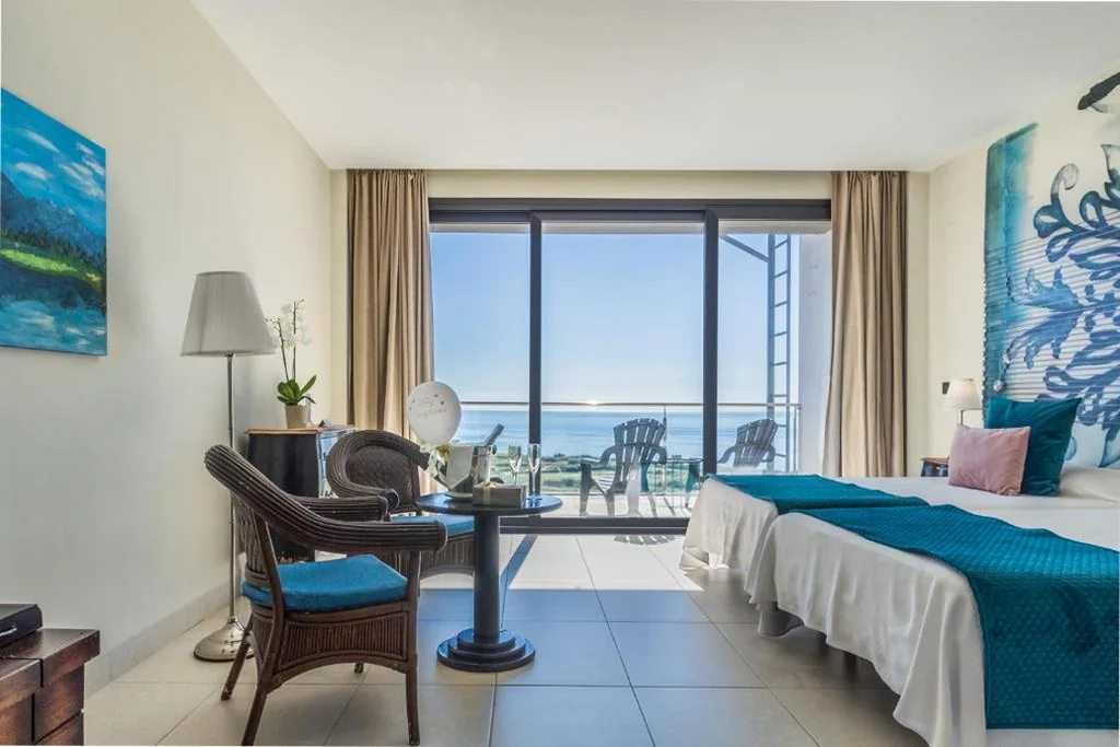 Tweepersoonskamer met douche - 2 bedden — Hotel Miba