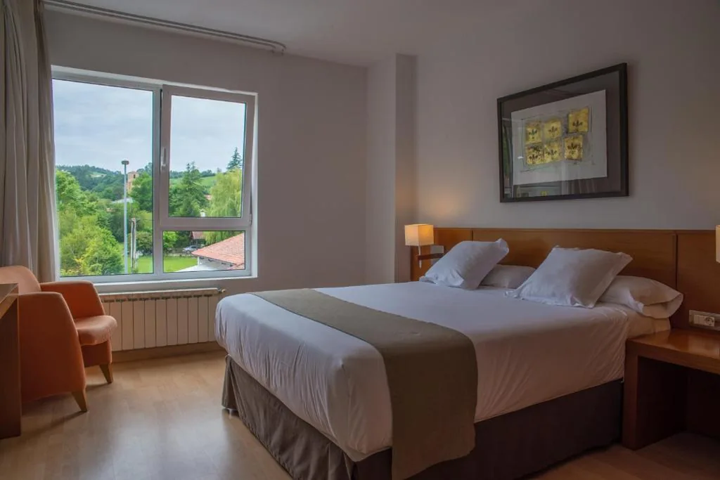 Habitación Familiar — Hotel Miera