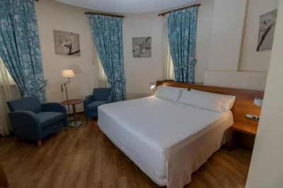 Hotel Mieres del Camino — Foto 9