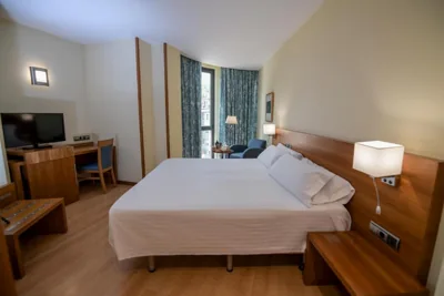 Hotel Mieres del Camino — Foto 10