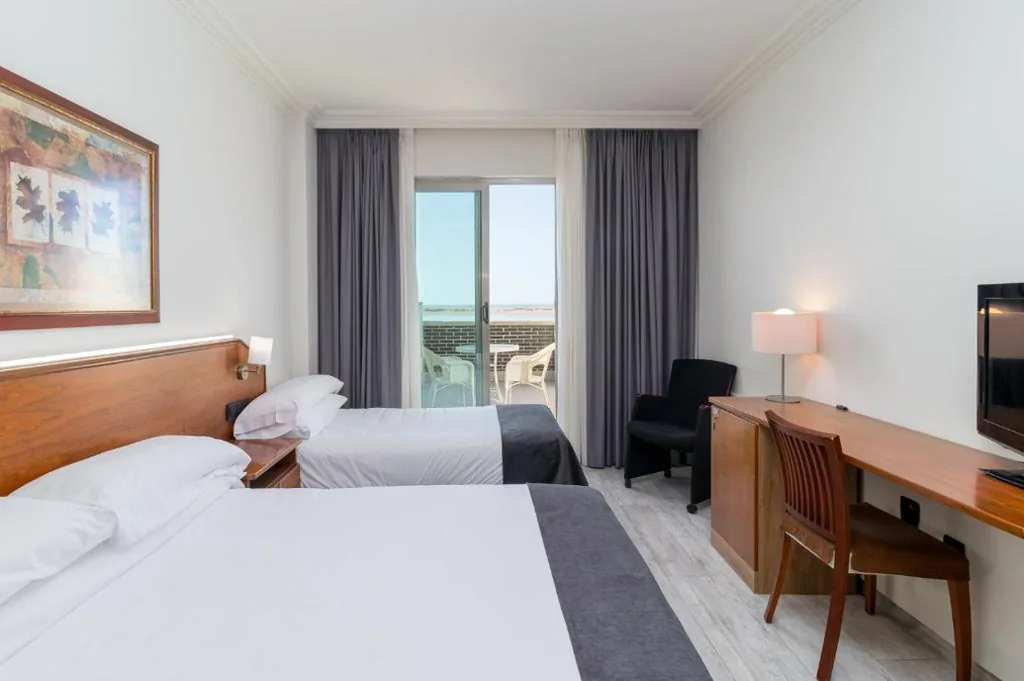 Doppelzimmer mit Zustellbett, Meerblick und Spa-Zugang — Hotel Milagros Golf