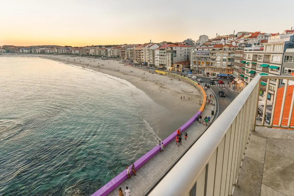 Deluxe tweepersoonskamer met balkon en uitzicht op zee — Hotel Minso