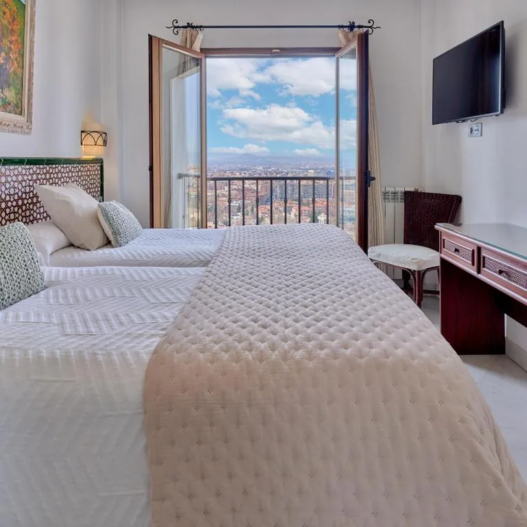 シティービュー・スーペリアツインルーム — Hotel Mirador Arabeluj