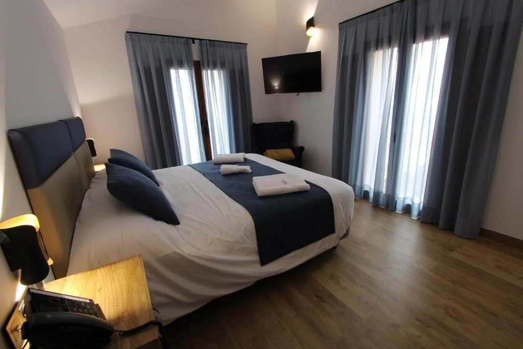 Camera Doppia Deluxe con balcone — HOTEL MIRADOR DE ALEDO