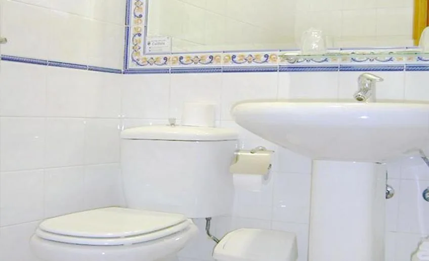 Habitación Doble Económica - 1 o 2 camas — Hotel Miraflores