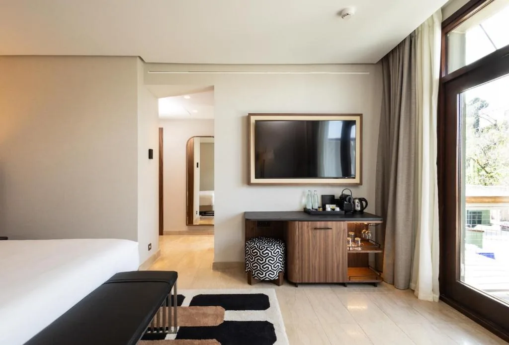 Habitación Doble con balcón — Hotel Miramar Barcelona GL - LVX Preferred Hotels & Resorts - Newly Renovated