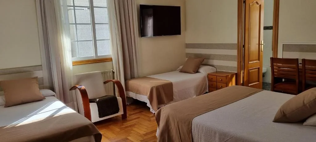 Habitación cuádruple — Hotel Miramar Playa America Nigran