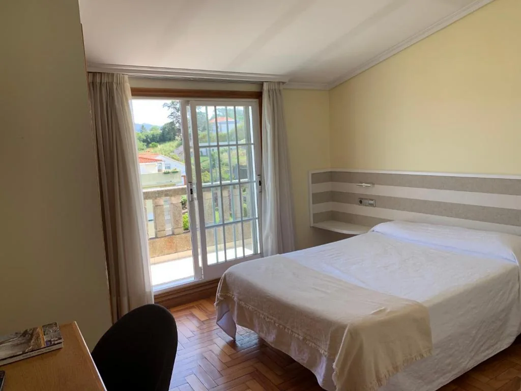 Habitación Doble con balcón - 1 o 2 camas — Hotel Miramar Playa America Nigran