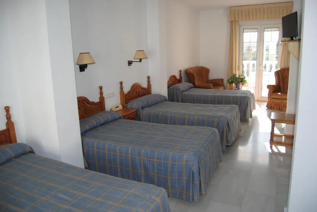 Camera Quadrupla — Hotel Mirasol