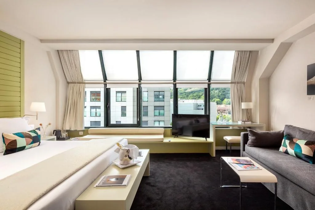 Suite Junior con vista sul Guggenheim — Hotel Miró