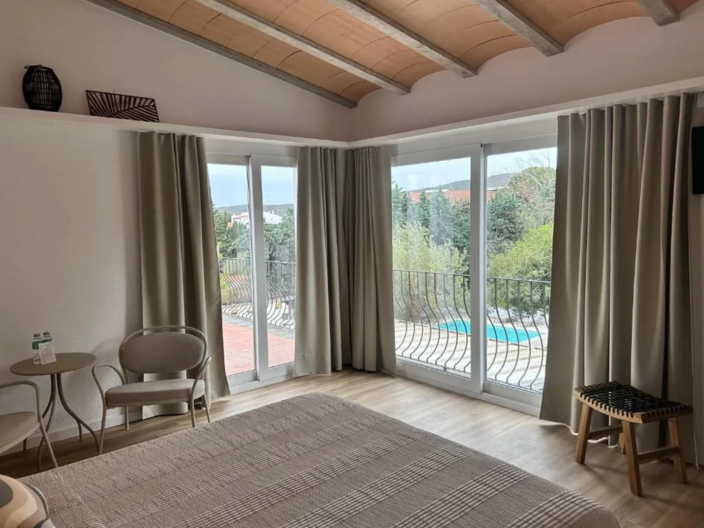 Habitación Doble con balcón — Hotel Misty