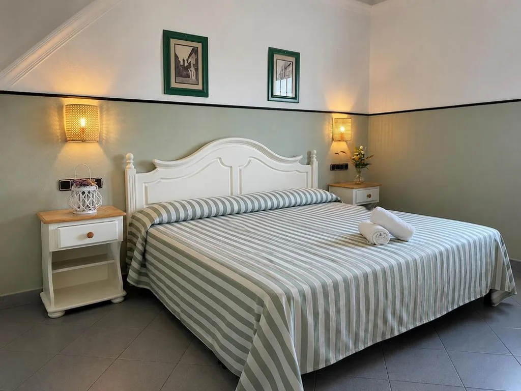 Standard-Doppelzimmer — Hotel Mitra Crisálida