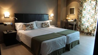 Hotel Moderno Puerta del Sol — Foto 4