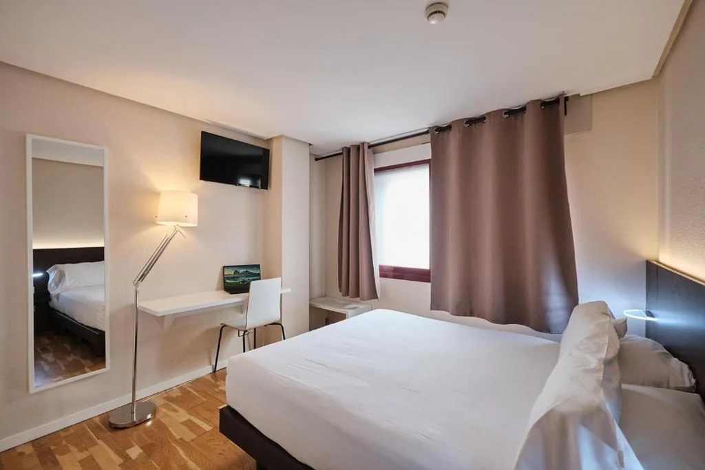 Camera doppia - 1 o 2 letti — Hotel Mogay