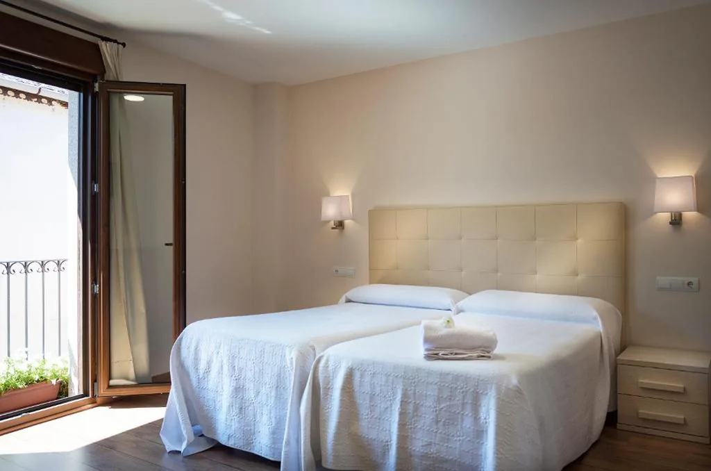 舒适三人间 — Hotel Molina Real