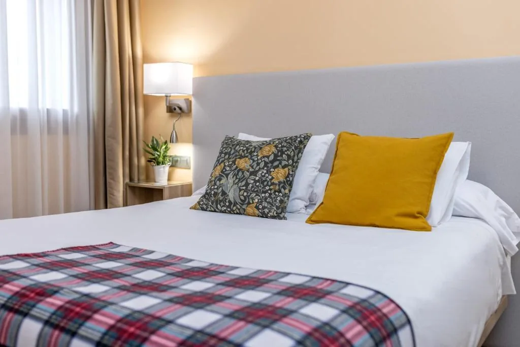 Habitación Doble Estándar — Hotel Monasterio Benedictino