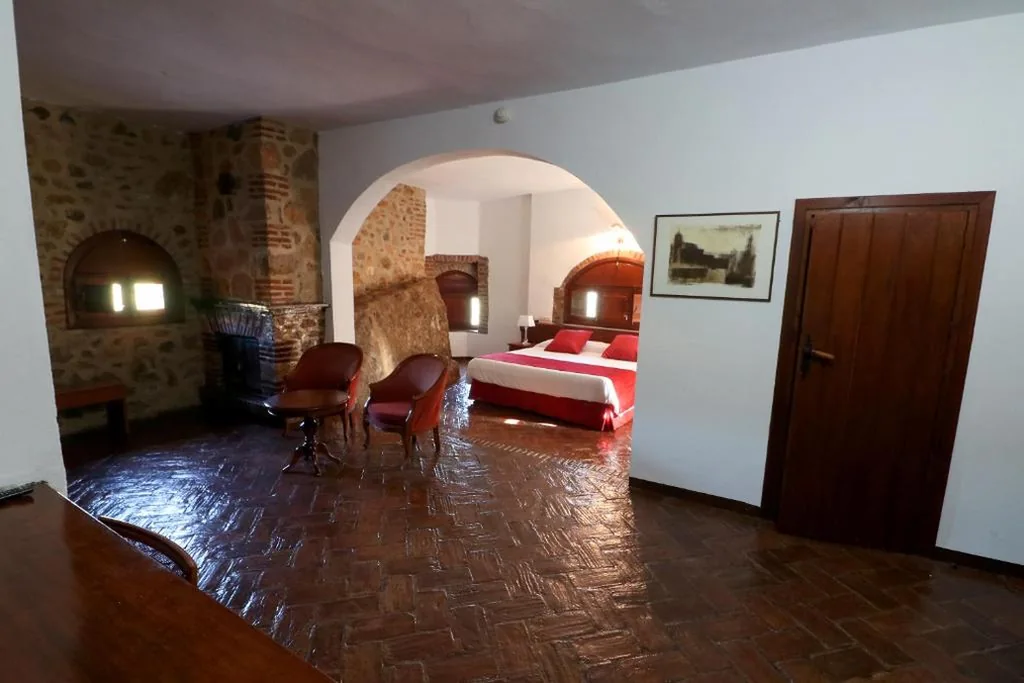 Junior Suite — Hotel Monasterio de Rocamador
