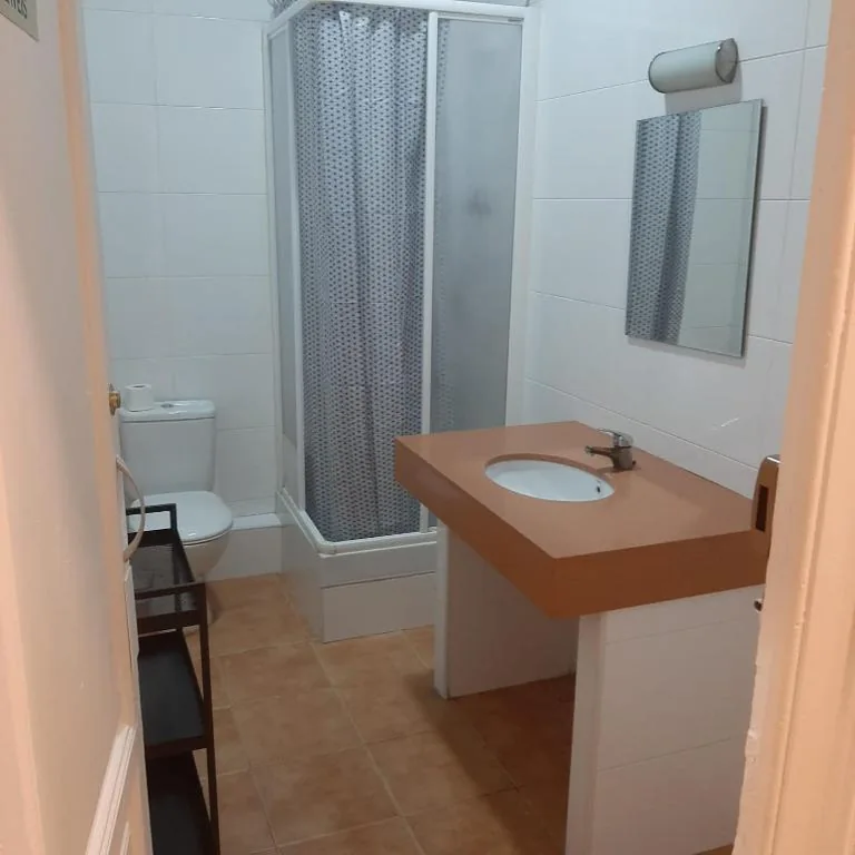 Chambre Double Économique avec salle de bains commune — Hotel Monegal
