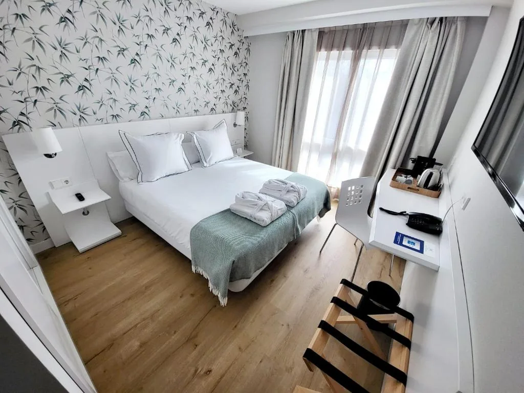 Habitación Superior - 1 cama grande — Hotel Monte Rozas